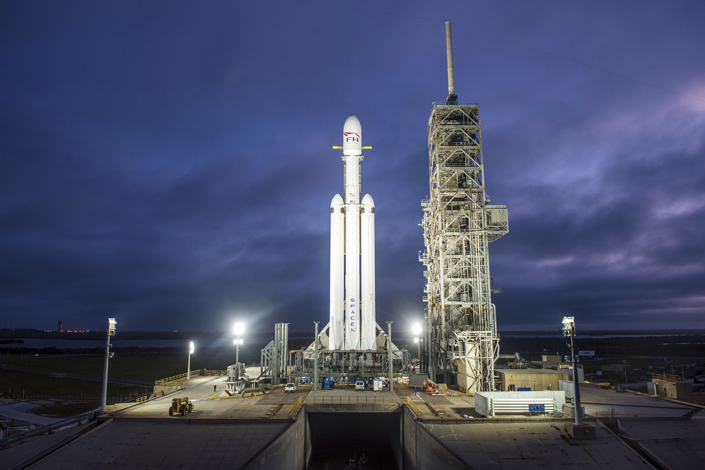 SpaceX bucks launch tradition in 1st flight of new rocket – Aruba Today