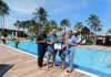 Honoring of loyal visitors at Manchebo Beach Resort