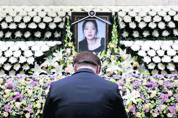 South Korea Pop Star Dead