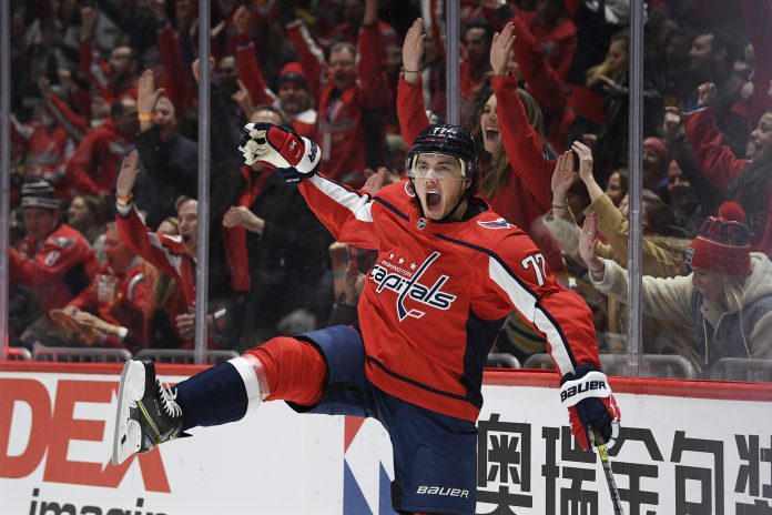 APTOPIX Bruins Capitals Hockey