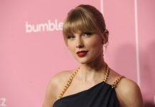 Taylor Swift calls out Scooter Braun during Billboard speech