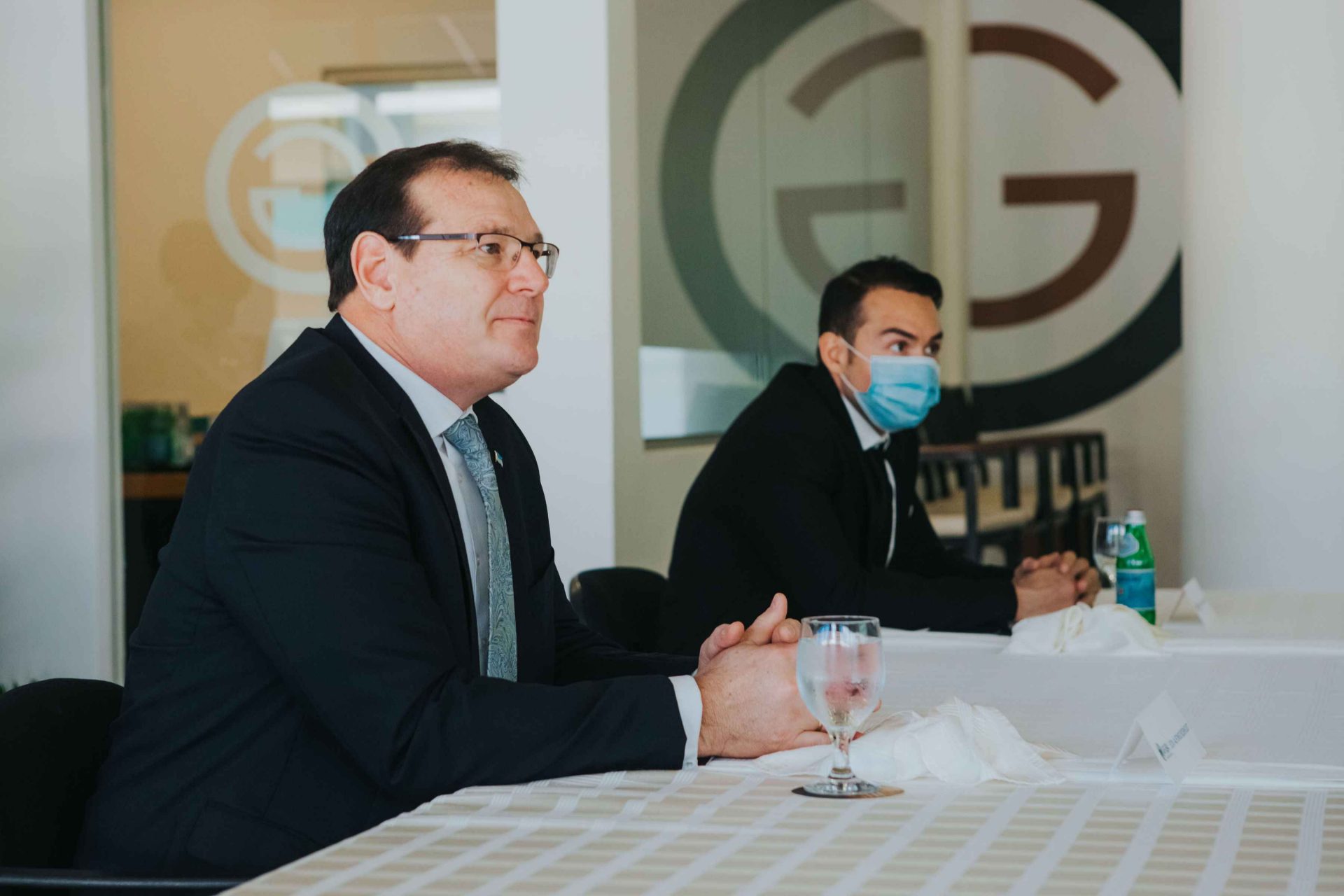 Governor of Aruba visits the Aruba Food & Beverage Association Aruba