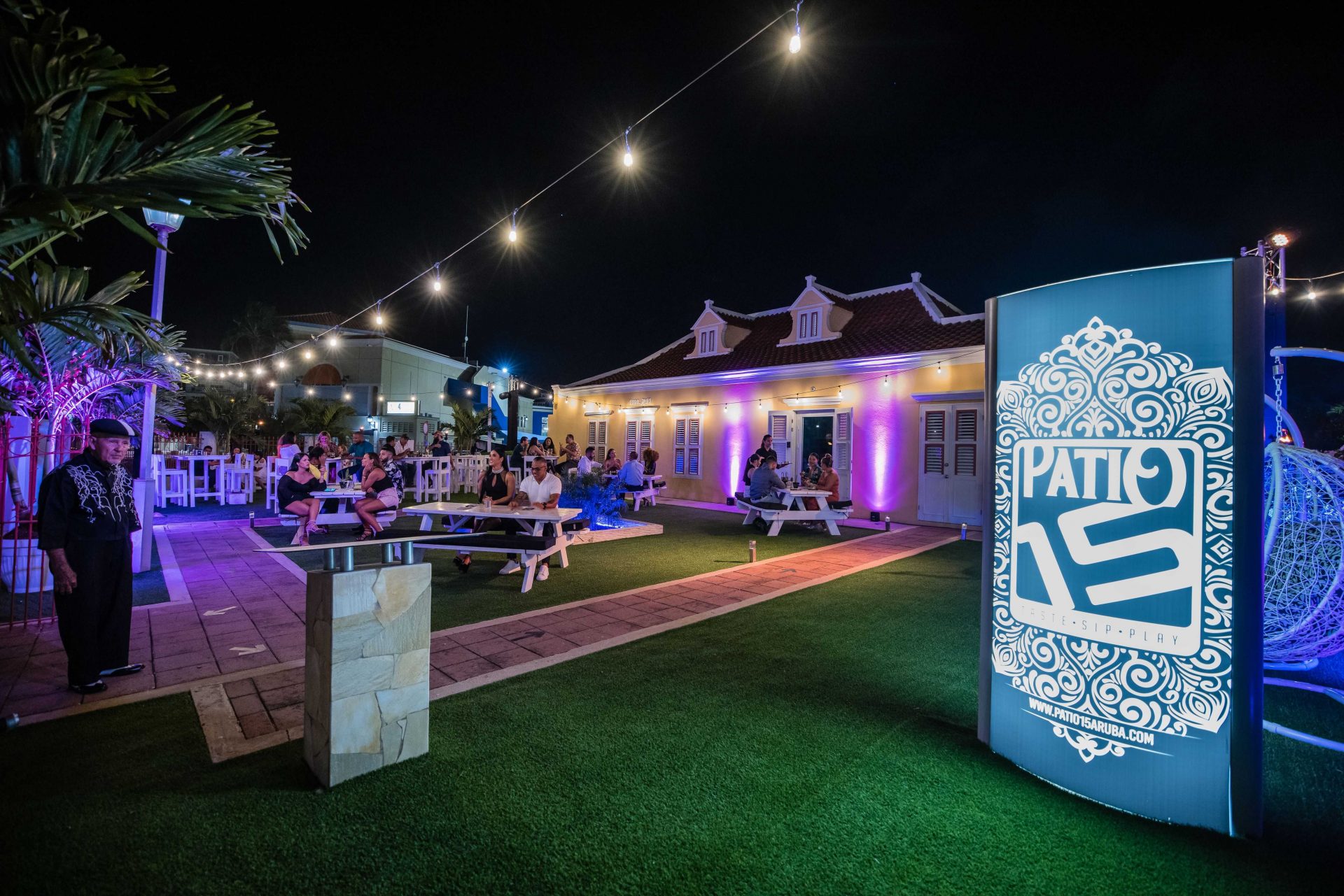 New & unique venue in Oranjestad, a must for visitors! Patio 15