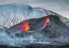 Hikers scramble as new fissure opens up at Icelandic volcano