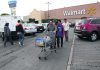 Mexican elderly lose work as grocery baggers, protest
