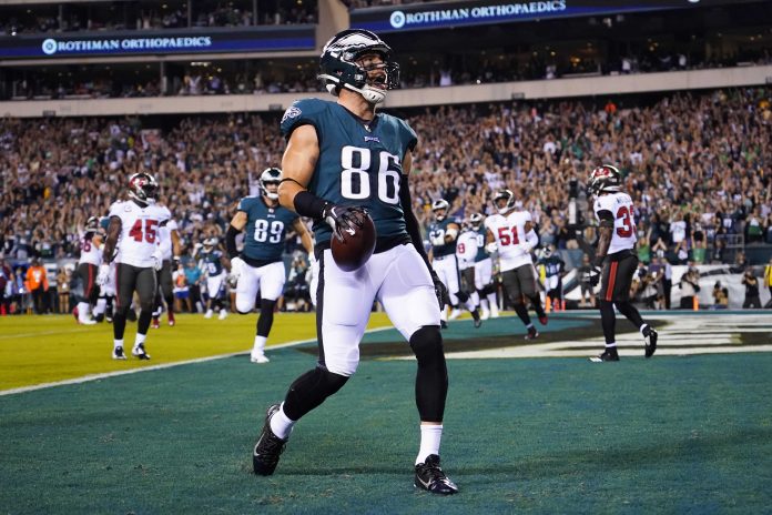 Buccaneers Eagles Football
