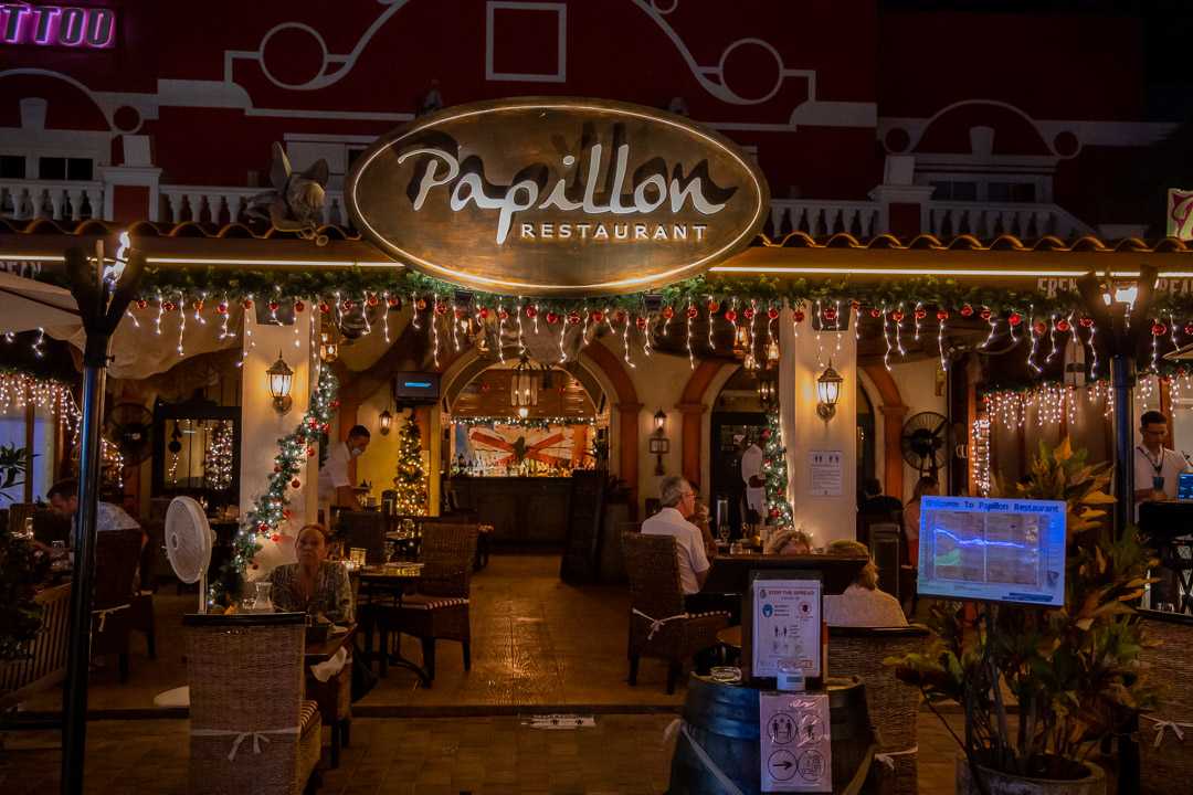 Papillon restaurant clearance