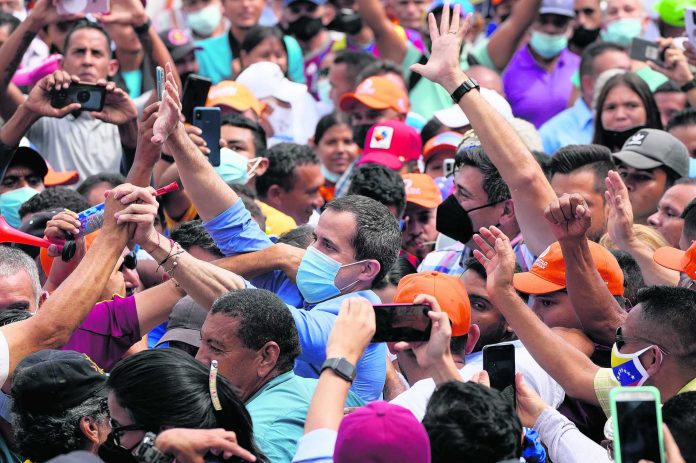 Juan Guaido, Freddy Superlano