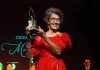 Maybelline Arends-Croes received the Crioyo di Oro award
