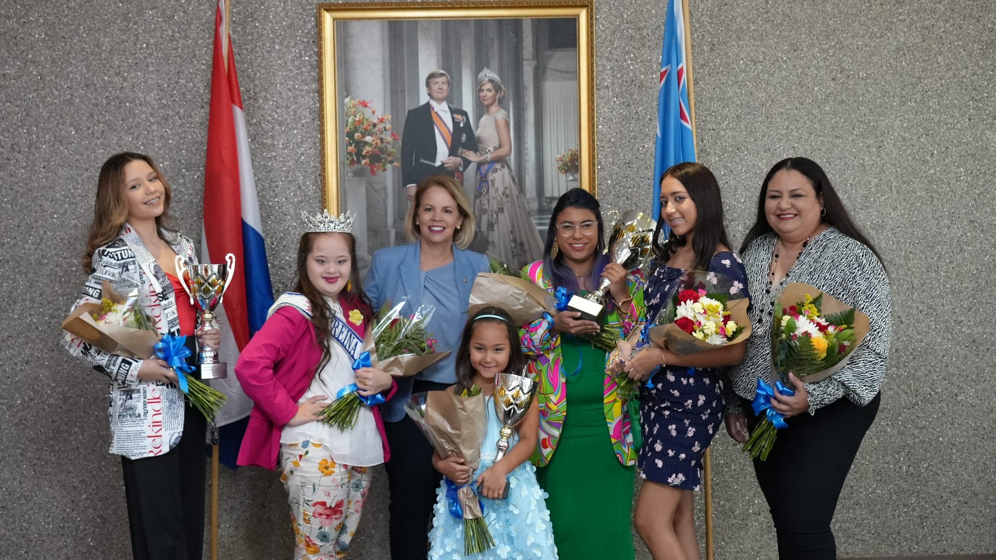 The prime minister gives recognition to Aruban Models who recently ...