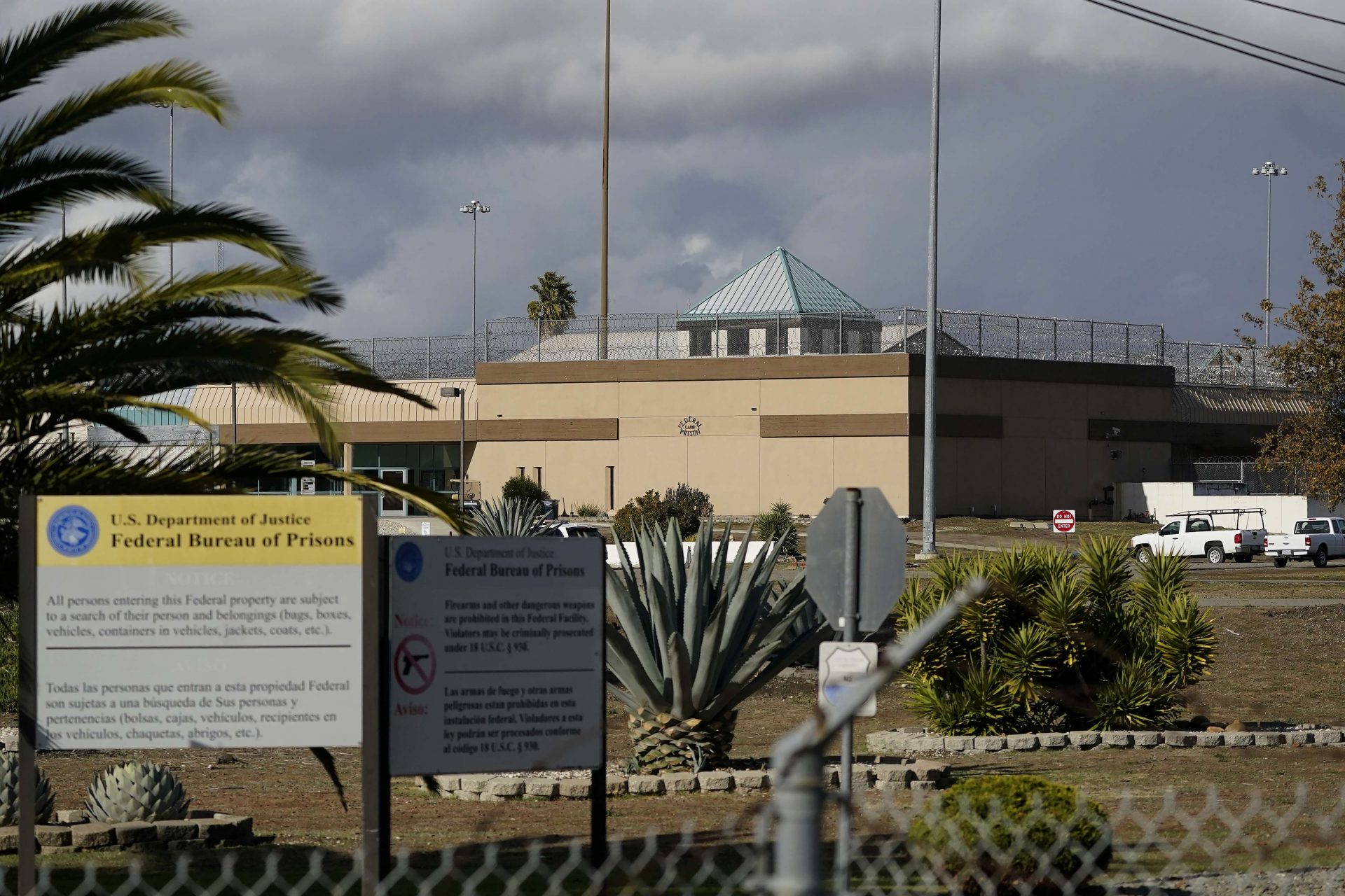 Widespread Sign Prison deaths report finds widespread missteps, failures in latest sign ...