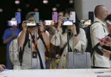 Apple releases AI software for a smarter Siri on the iPhone 16