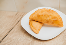 A quick snack for the road: Learn how to make the Aruban Pastechi!