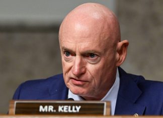 Experts doubt the Pentagon can punish Kelly over the ‘illegal orders’ video