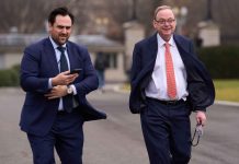 Trump says he wants to keep Hassett in White House, clouding Fed chair selection