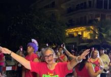 Aruba celebrates its Torchlight Parade for Carnival 72!