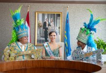Prime Minister hands over Carnival 72 authority to the 2026 monarchs
