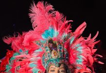 Carnival groups shine in the Lighting Parade in Oranjestad!