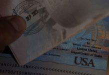 U.S. to slash fee for renouncing citizenship