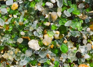 Another treasure of Aruba’s beaches: Sea Glass!