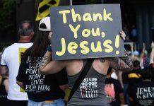 White House mass prayer event seeks to reclaim U.S. Christian roots