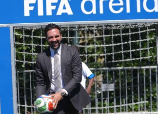 Kicking off: New York football enthusiasts defy pitch shortage