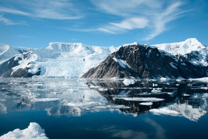 ANTARCTICA-NEKO-HARBOR-GLACIER-ICE-LANDSCAPE