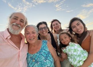 Aruba To Me; Santini and friends
