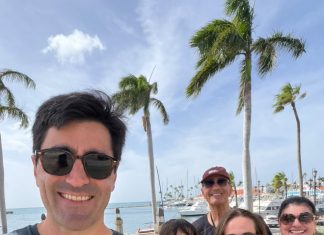 Aruba To Me; Carlos Roberto Montenegro