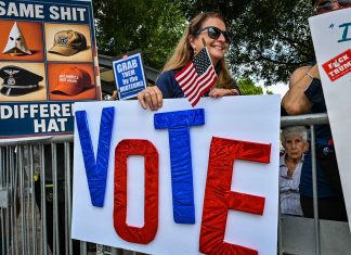 Across U.S., ‘No Kings’ events seek to boost early voting
